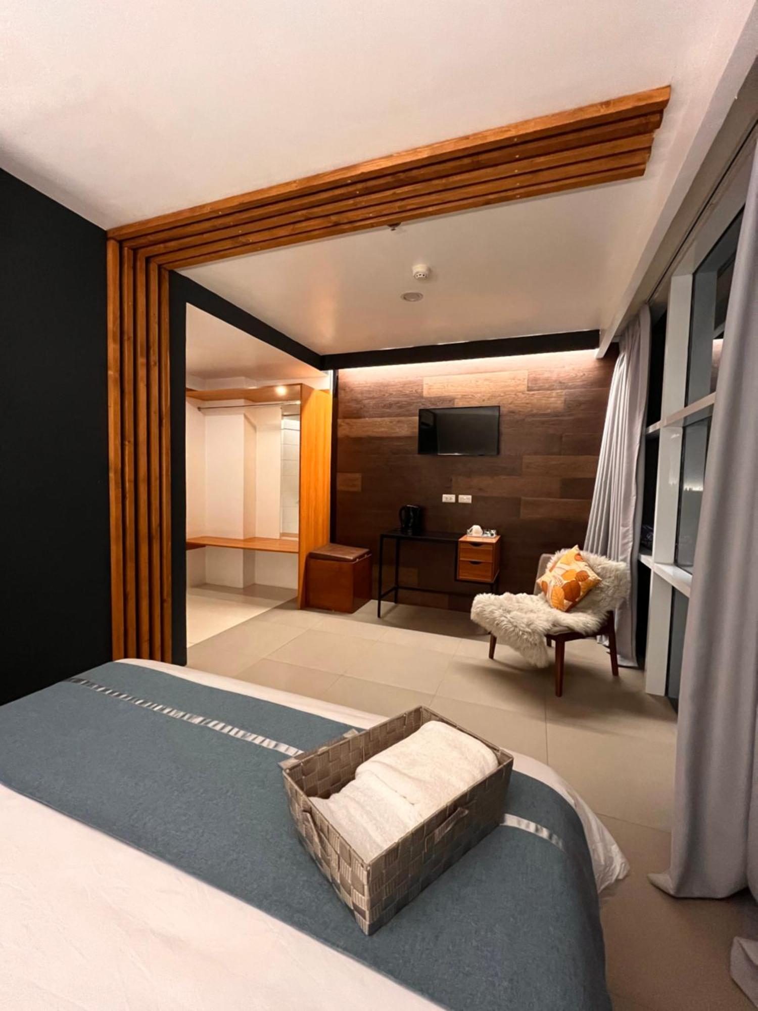 Dosi Hotel PH Talisay  Exterior foto